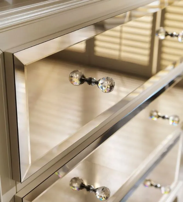 szlachetne wykończenia mebli